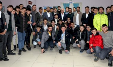 BAŞKAN SEKMEN GENÇLERLE BULUŞTU