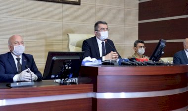 Erzurum Valisi Okay Memiş, Kovid-19 tedbirleri kapsamında yeni kararlar açıkladı.