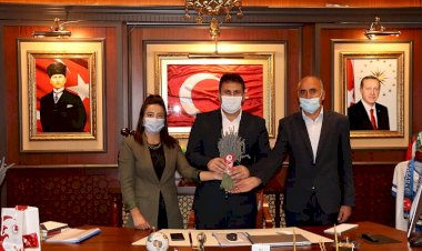 ÇAT BELEDİYESİNDE İLK LAVANTA EKİMİ YAPILDI