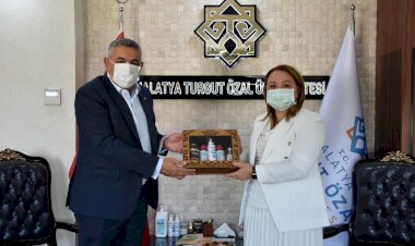 TSO Başkanı Sadıkoğlu'ndan Rektör Karabulut'a ziyaret