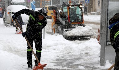 BÜYÜKŞEHİR’İN KAR TİMLERİ İŞ BAŞINDA