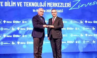 Bilim Erzurum, 'En Başarılı Bilim Merkezi' Ödülünü Kazandı