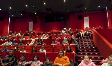 Erzurum'da Minikler Sinema Sevinci Yaşadı