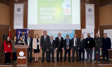 Bilimsel Buluşma Erzurum'da Gerçekleşti: Rektör Hacımüftüoğlu, Ulusal Moleküler Biyoloji ve Genetik Öğrenci Kongresine Katıldı