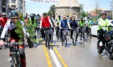 Vali Mustafa Çiftçi, Yeşilay Bisiklet Turu’nda Halkla Pedal Çevirdi