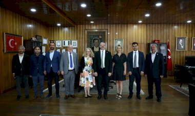 Amerikan Dil Köşesinin Konuğu ABD Eğitim Ataşesi Silver Oldu