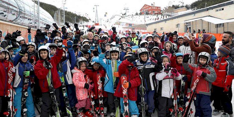 BAŞKAN SEKMEN: “ERZURUM’DA KAYAK BİLMEYEN ÇOCUK KALMAYACAK”
