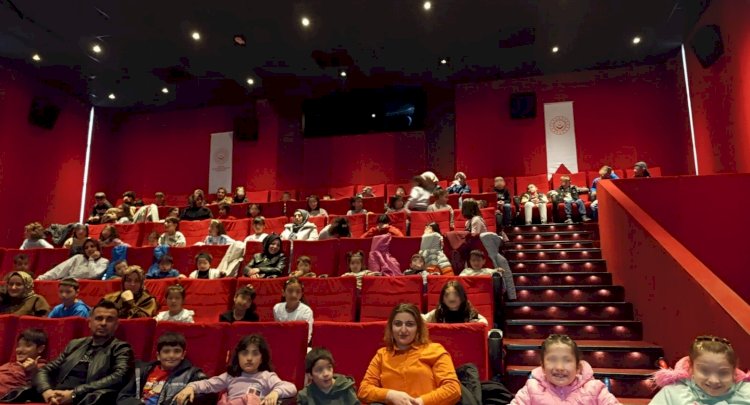 Erzurum'da Minikler Sinema Sevinci Yaşadı