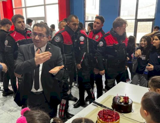 Bahçeşehir Koleji Öğrencilerinden Polis Haftası’na Anlamlı Sürpriz